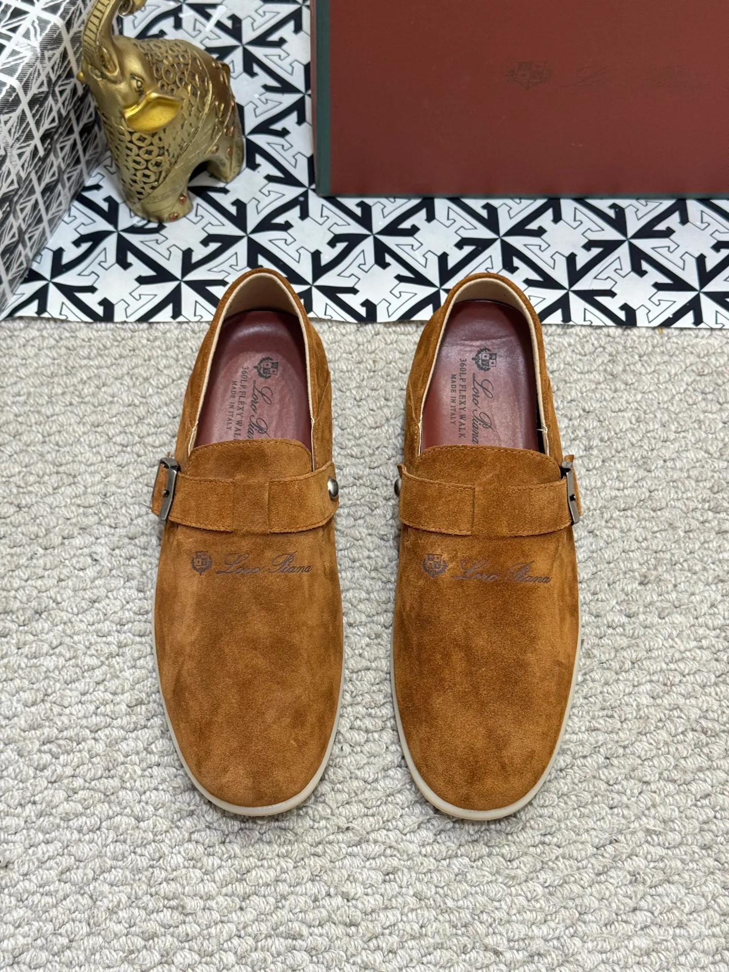 Men's men's shoes 💰420 [New style] 🍓🍓Loro Piana - LP's new moccasin shoes are made of water-repellent treated suede uppers with rubber soles, a classic. The complex craftsmanship and meticulous structure make the shoes light and soft, allowing you to walk comfortably and freely. Perfect for wearing at the beach or out in the water during the summer. Size: 38-44 (45 customized